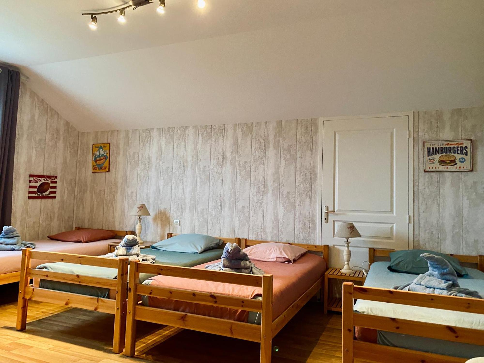 Holiday home Chez Lucie Et Compagnie Pavillon Familial Avec Beau Jardin Vron
