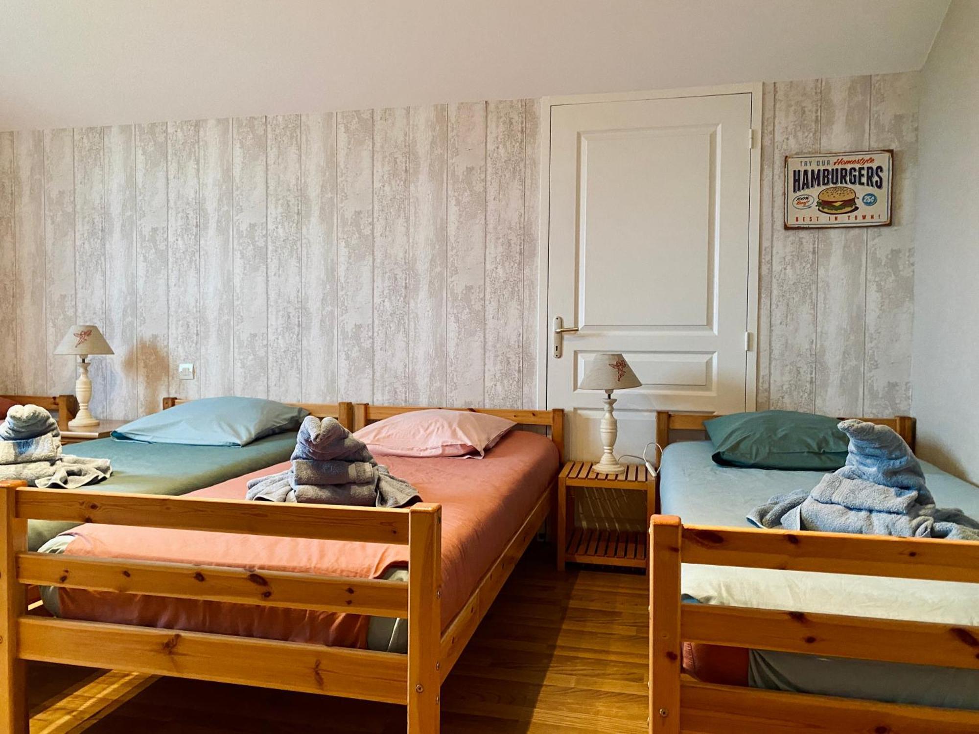 Chez Lucie Et Compagnie Pavillon Familial Avec Beau Jardin Holiday home *