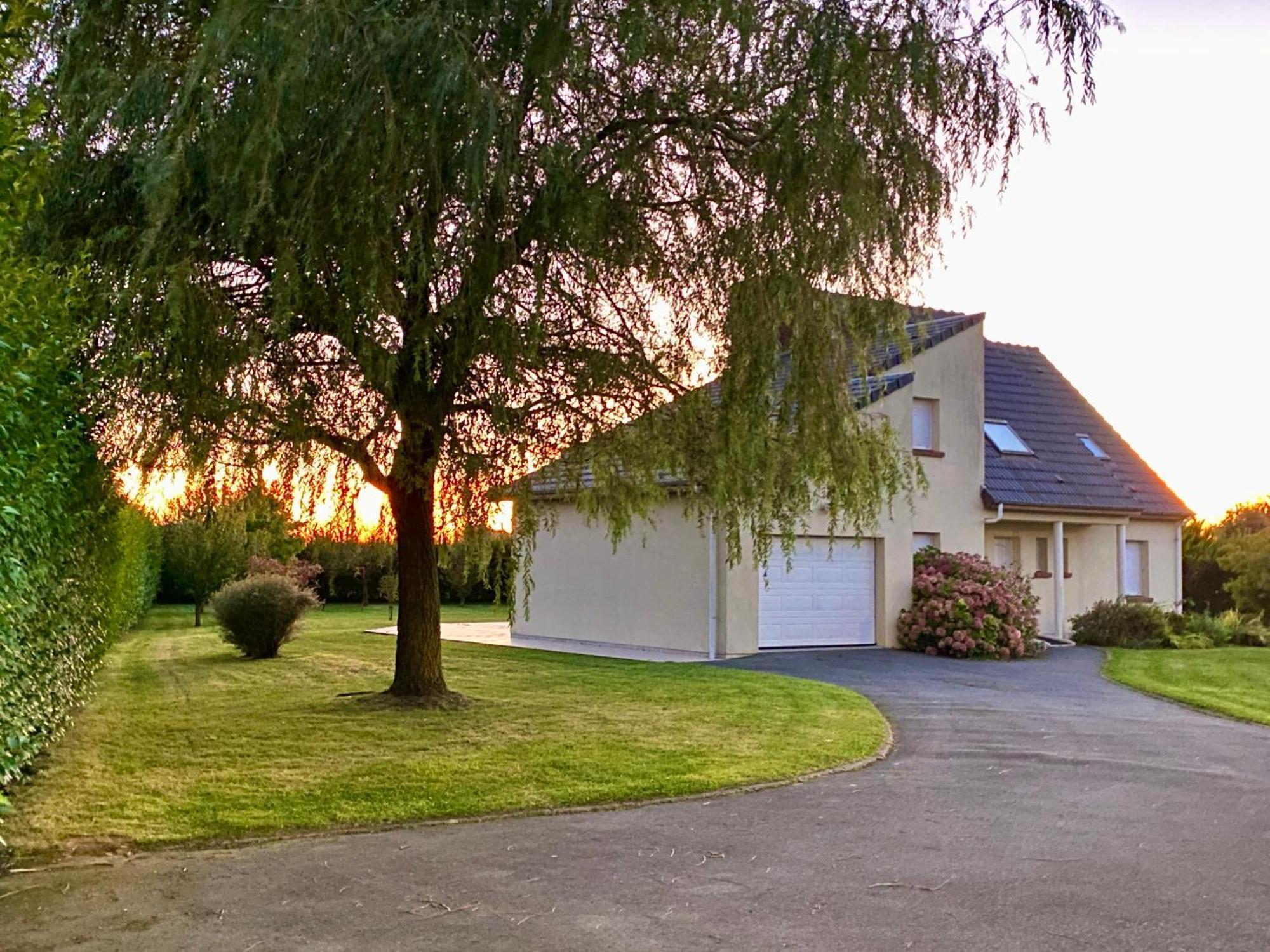 Holiday home Chez Lucie Et Compagnie Pavillon Familial Avec Beau Jardin Vron